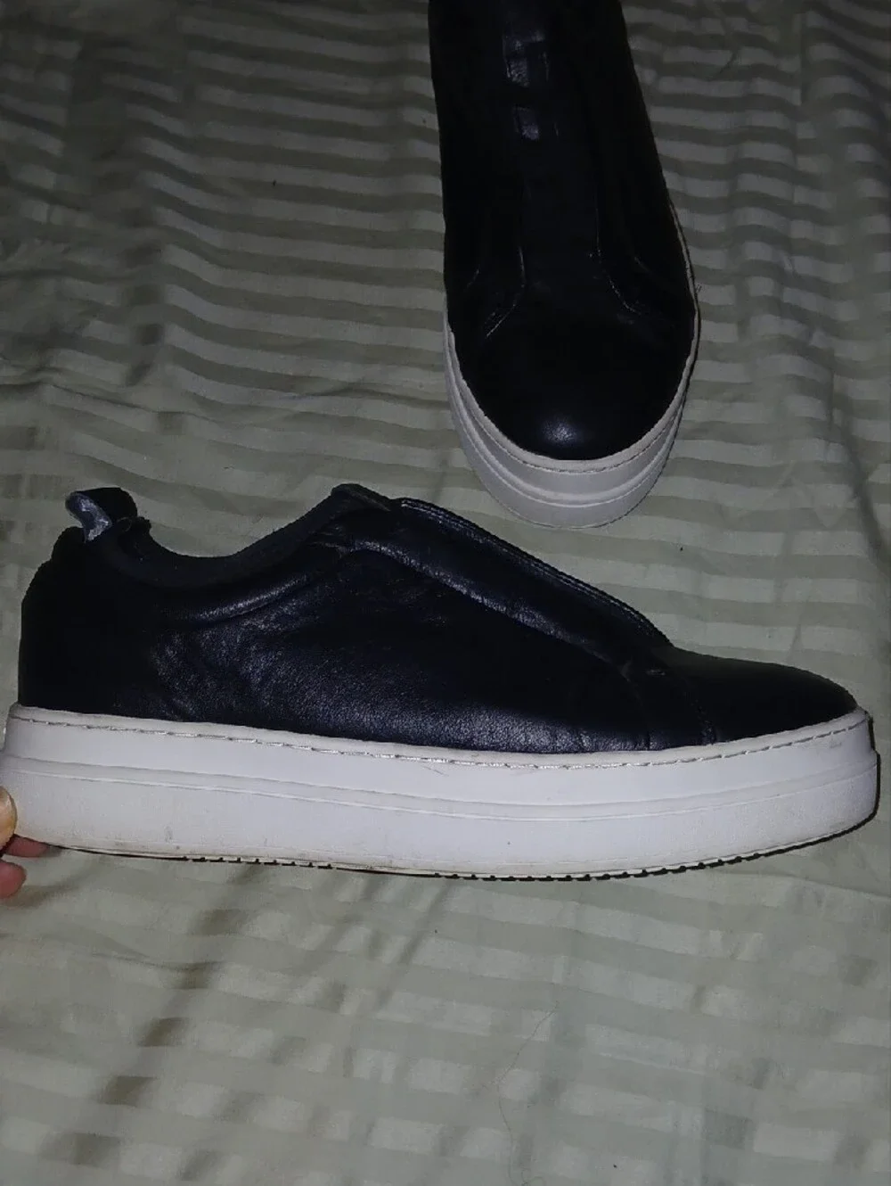 J/SLIDES minimalist black